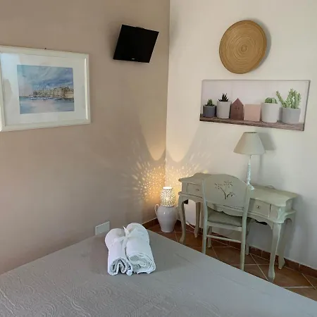 فندق مبيت وإفطار Casavecchia 3*